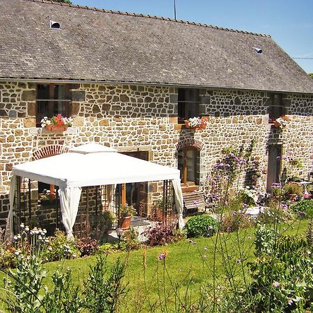Sainte-Marie-du-Bois  La Cloue B&B 외부 사진
