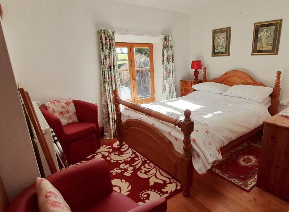 Sainte-Marie-du-Bois  La Cloue B&B 외부 사진
