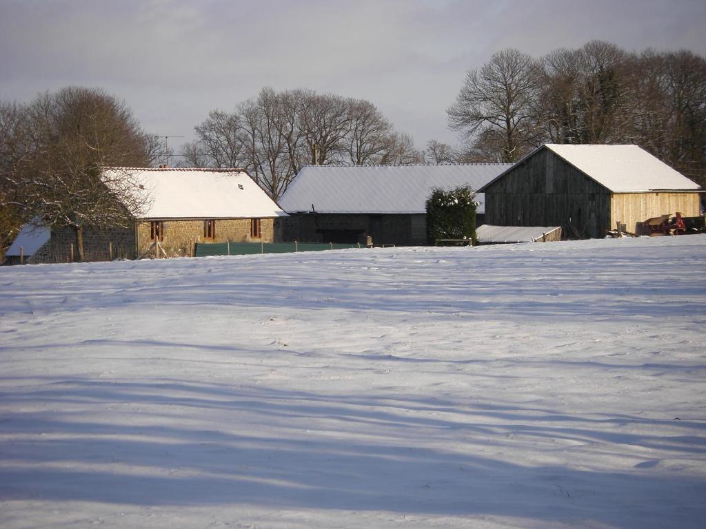Sainte-Marie-du-Bois  La Cloue B&B 외부 사진