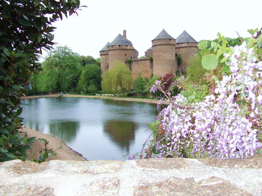 Sainte-Marie-du-Bois  La Cloue B&B 외부 사진