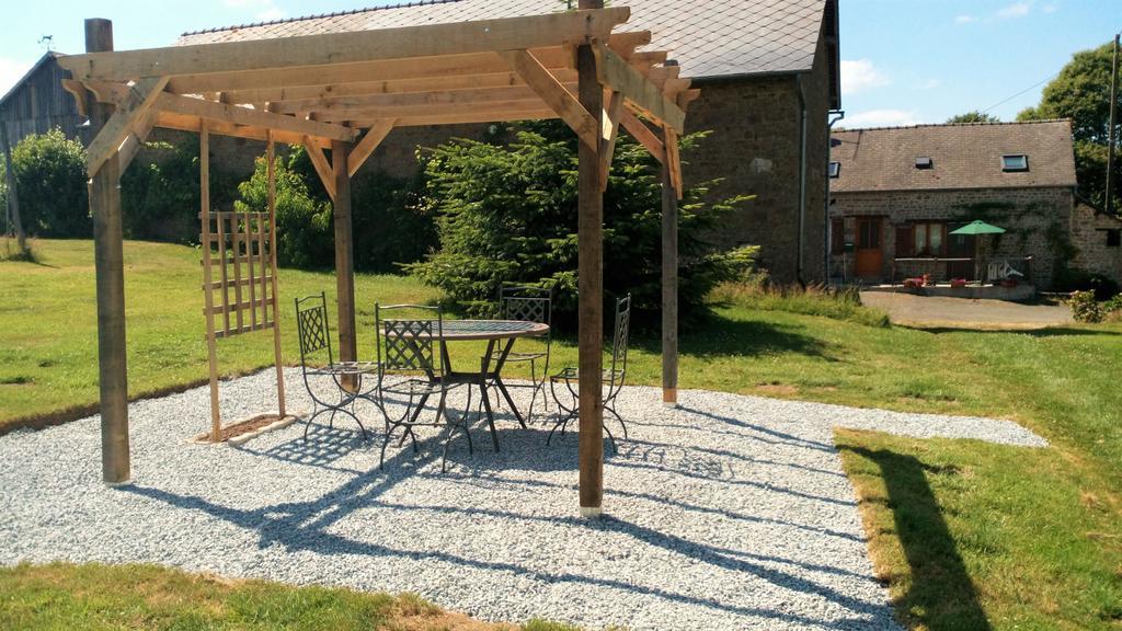 Sainte-Marie-du-Bois  La Cloue B&B 외부 사진