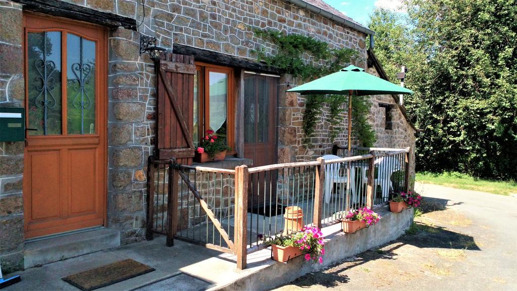 Sainte-Marie-du-Bois  La Cloue B&B 외부 사진