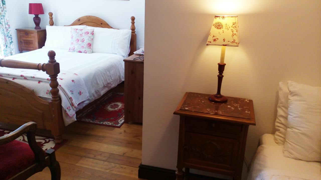 Sainte-Marie-du-Bois  La Cloue B&B 외부 사진