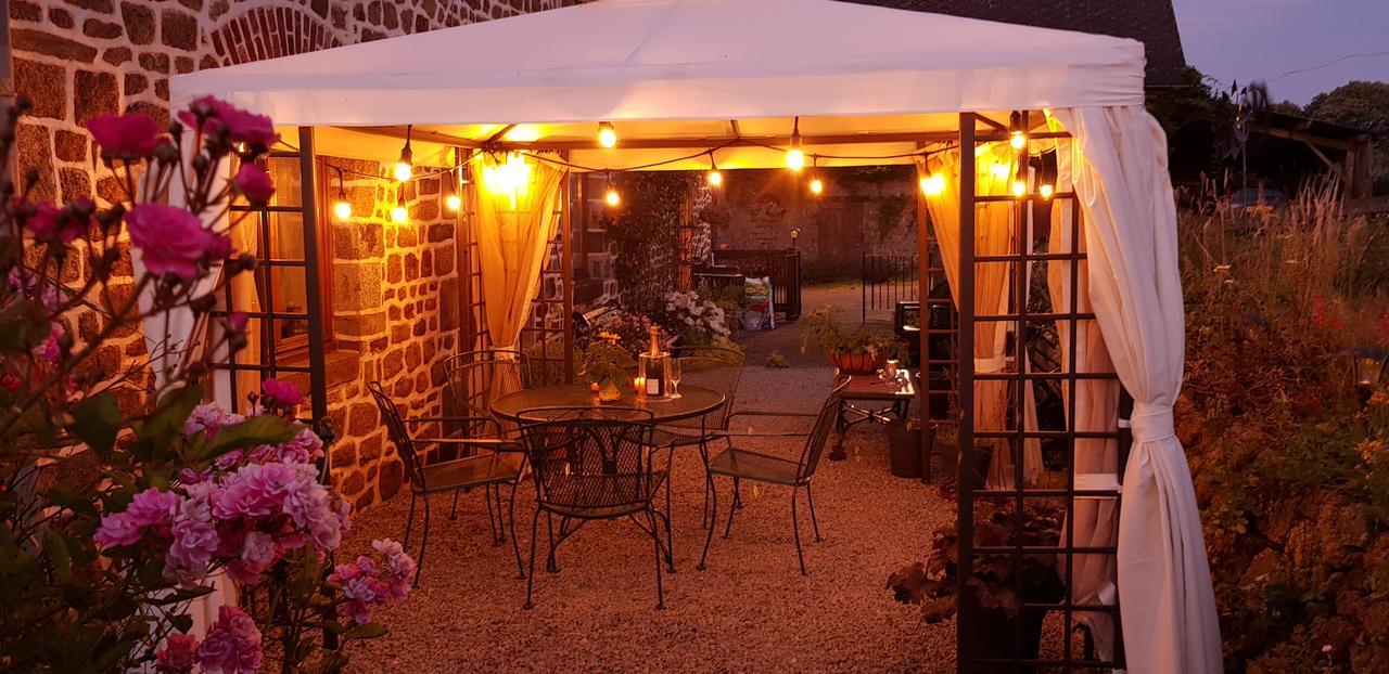 Sainte-Marie-du-Bois  La Cloue B&B 외부 사진